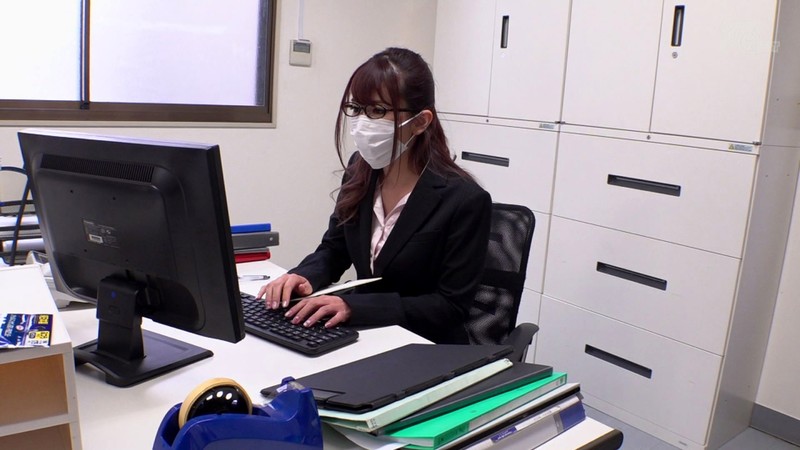 マンズリ大好き巨乳淫語秘書 波多野結衣