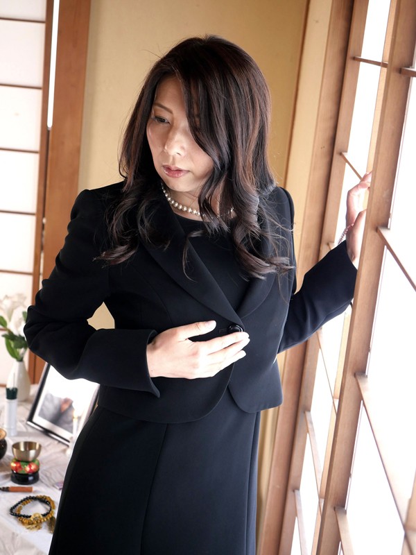 【熟女AV】未亡人の柔肌 一条綺美香｜60代の色気が刺さる一本