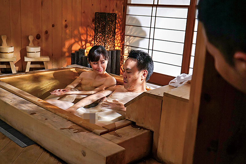 【熟女AV】兄嫁温泉旅行 兄夫婦の旅行に運転手として参加した弟は優しい兄嫁と旅先で… 平岡里枝子｜50代の色気が刺さる一本