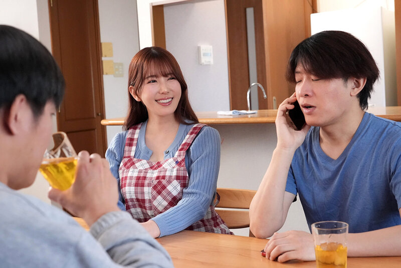 【熟女AV】全日本ねとられ大賞 上京した甥っ子が立派なデカチンをぶら下げていて叔父としてオスとして立場が無いばかりか真面目な妻が極太巨根を見てメスの表情を見せ始めた…的な話です 波多野結衣｜30代の色気が刺さる一本