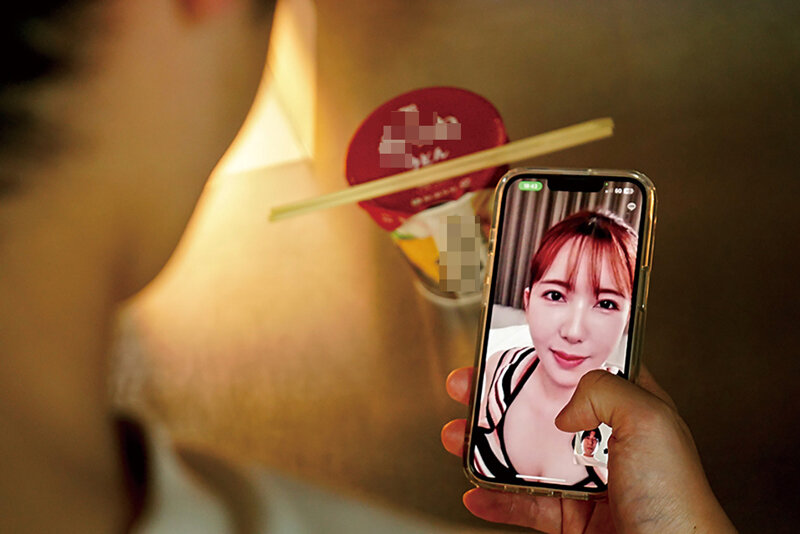 【熟女AV】免許合宿に参加してしまった世間知らずな人妻 他県の若者達のビンビンなズル剥け巨根でねとられて… 波多野結衣｜30代の色気が刺さる一本