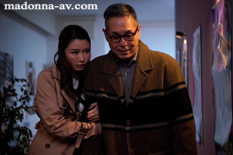 【熟女AV】背徳の寝取らせシアタールーム 低俗男たちの醜い肉棒で汚された貞淑妻ー。 愛弓りょう｜40代の色気が刺さる一本